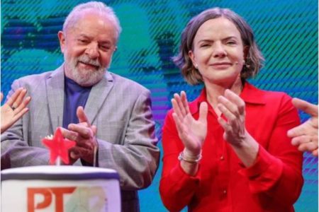 O presidente Lula e a presidente do PT, deputada Gleisi Hoffmann -- Metrópoles