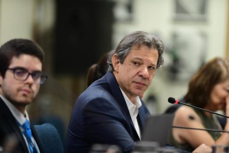 imagem colorida ministro Fernando Haddad em entrevista