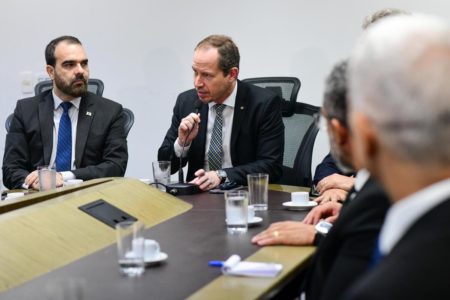 imagem colorida cappeli em reunião com forças de segurança - metrópoles