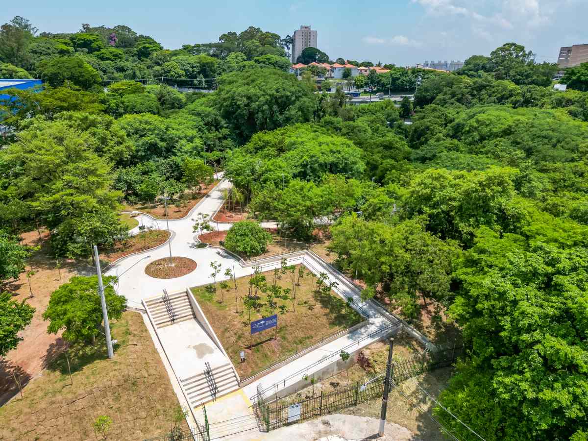 Foto colorida do Parque Linear Água Podre Ypuera - Metrópoles