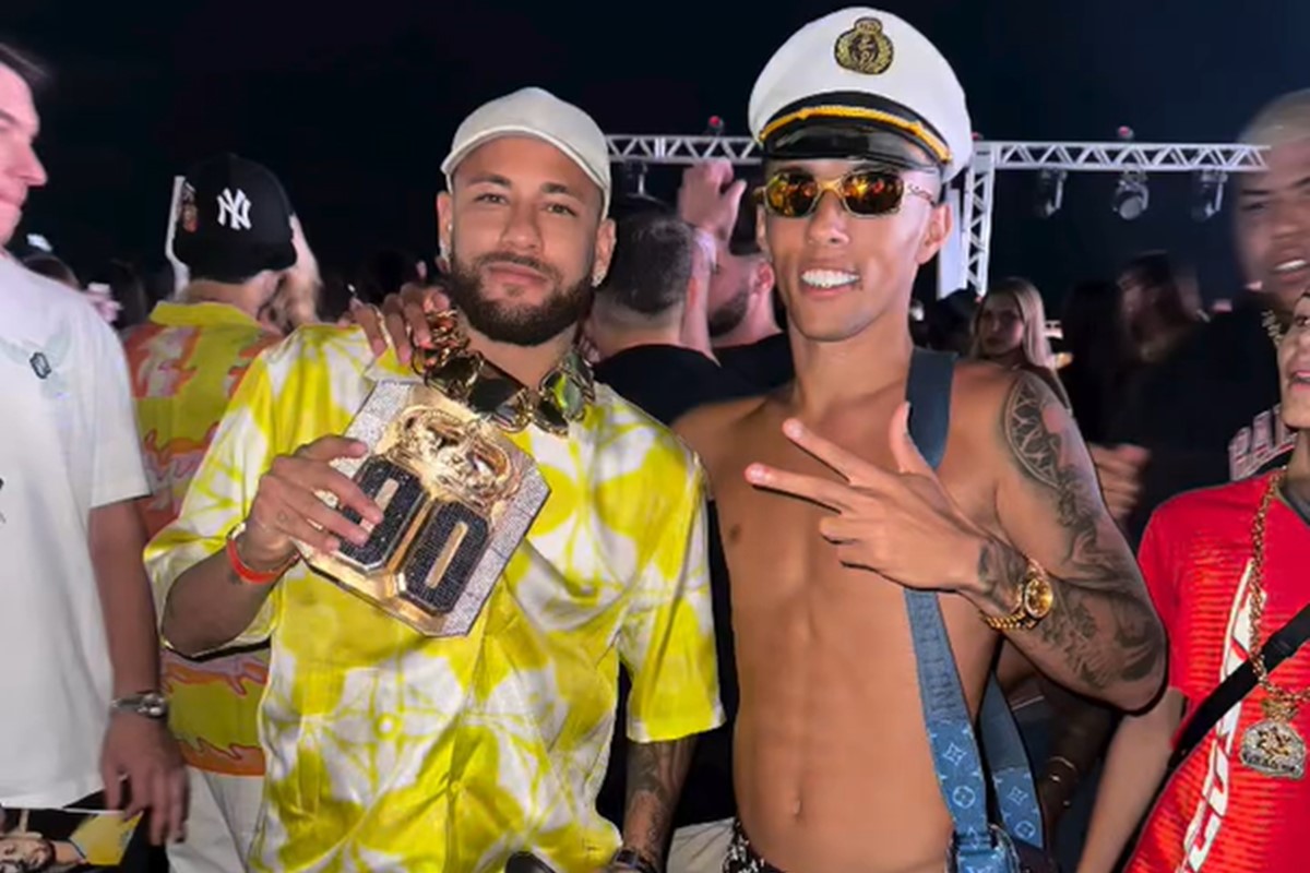 Foto colorida de Neymar e Buzeira - Metrópoles