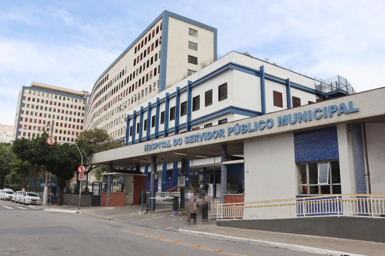 Foto colorida da fachada do hospital - Metrópoles