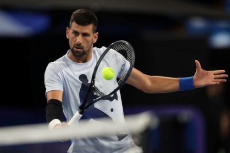 Imagem colorida do tenista Djokovic na United Cup- Metrópoles