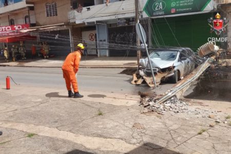 Fios de energia sobre carro - Metrópoles