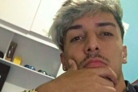 foto colorida do influencer Carlos Henrique Medeiros, encontrado morto em Itapecerica da Serra - Metrópoles