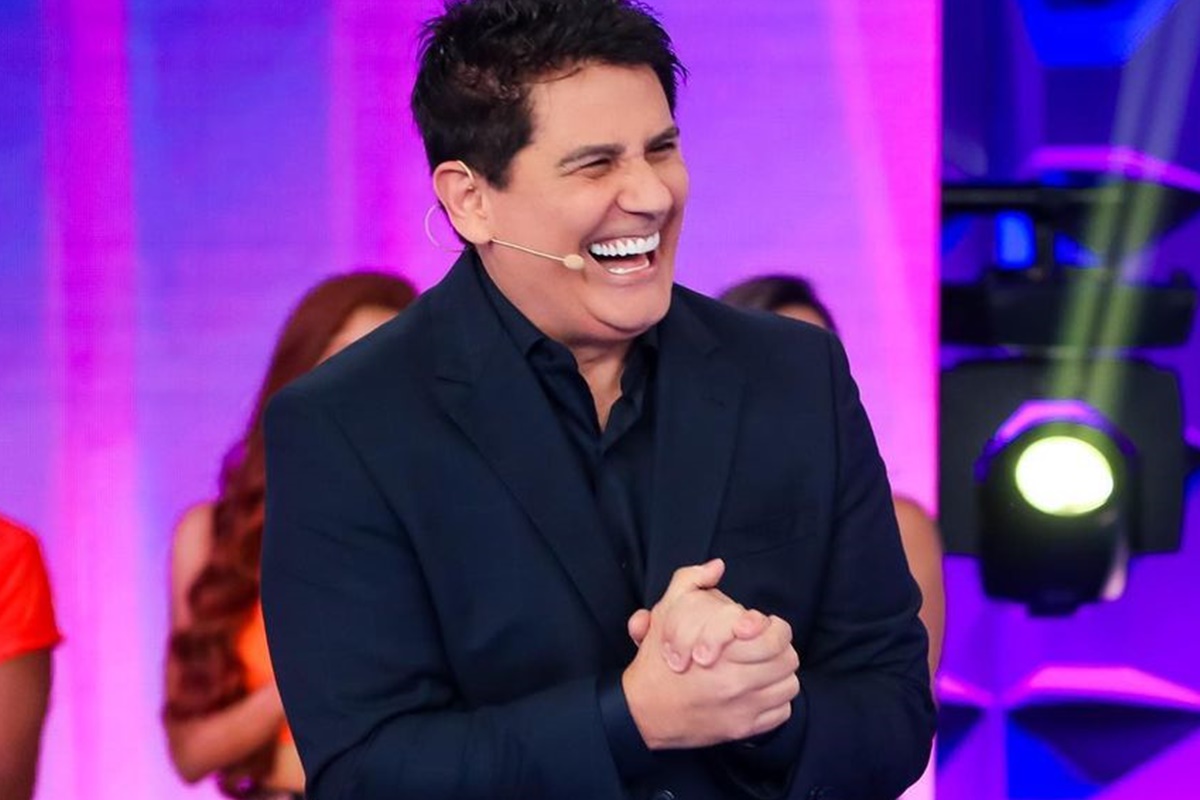 Cesar Filho é clicado durante sua participação no Jogo das 3 pistas, no SBT - Metrópoles