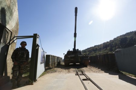 Fuzileiro naval sul-coreano na ilha Yeonpyeong, Coreia do Sul