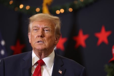 imagem colorida mostra o ex-presidente donald trump - Metrópoles