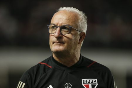 Imagem colorida de Dorival Júnior - Metrópoles