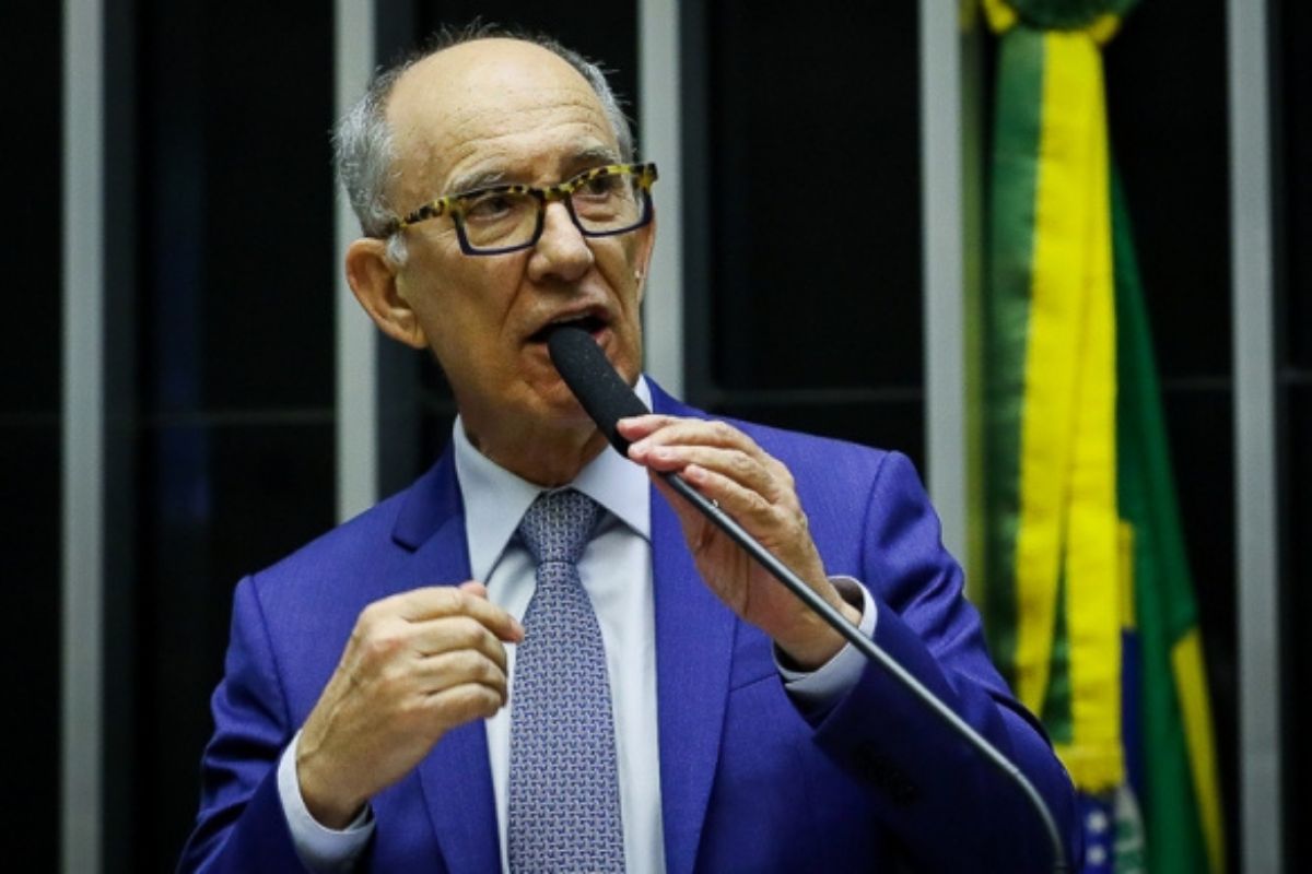 imagem colorida rui falcão - metrópoles
