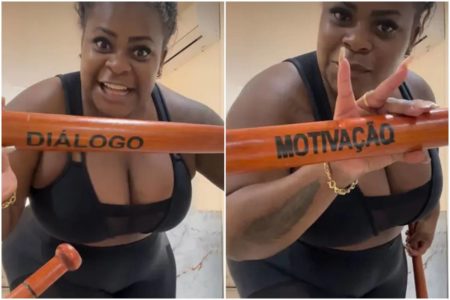 Montagem com duas fotos de uma mulher negra, com look preto, segurando um bastão de beisebol - Metrópoles