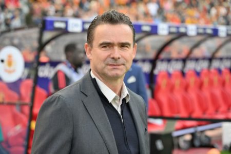 Imagem colorida de Marc Overmars, ex-jogador holandês banido do futebol por assédio à funcionárias do Ajax- Metrópoles