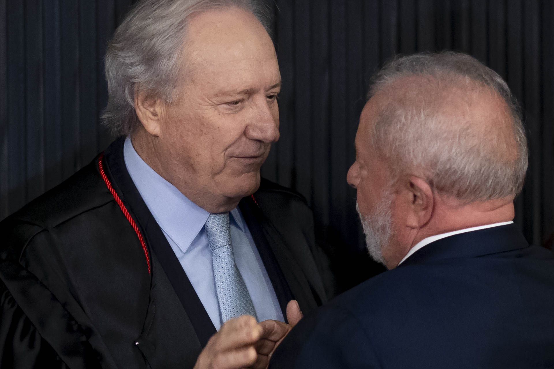 PRF Ricardo Lewandowski e o presidente Lula durante sessão no TSE - Metrópoles