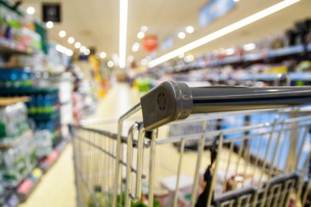 Imagem de carrinho de supermercado - Metrópoles