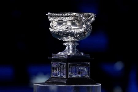 Imagem colorida do troféu do Aberto da Austrália - Metrópoles