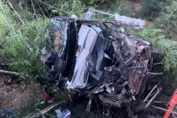 Foto colorida de acidente em Minas Gerais - Metrópoles