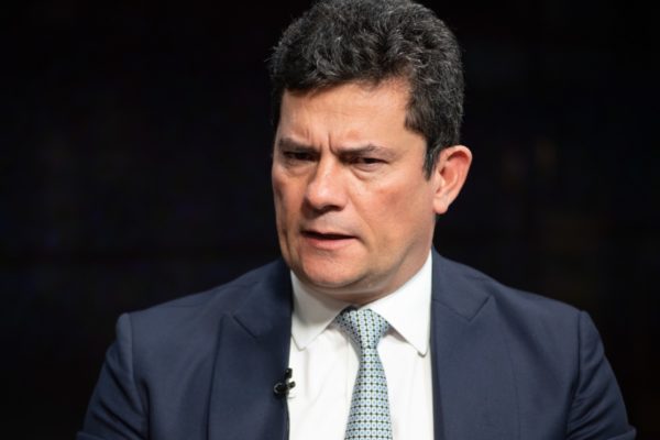 imagem colorida do senador Sergio Moro