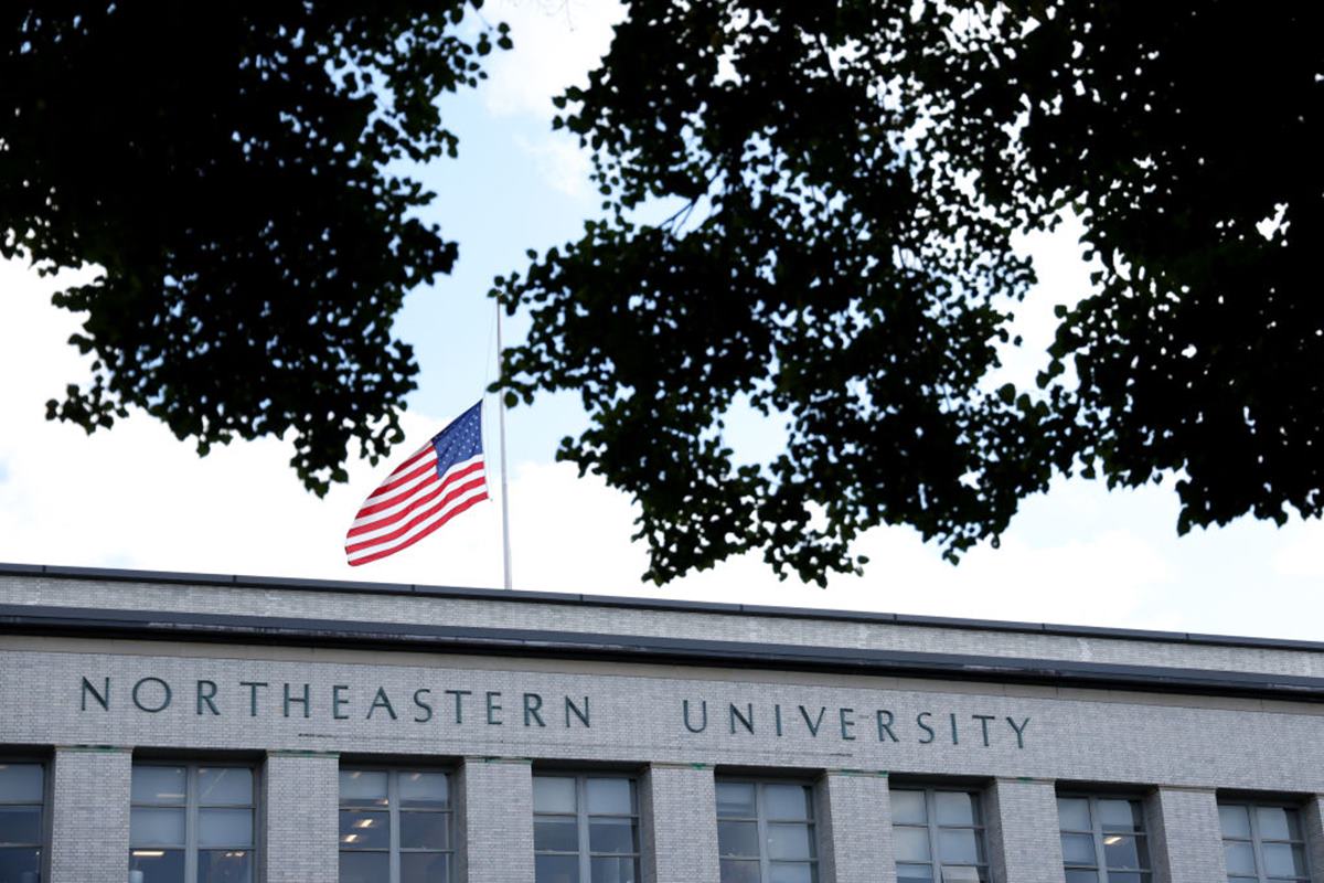 Imagem colorida da Northeastern University, nos Estados Unidos (EUA) - Metrópoles
