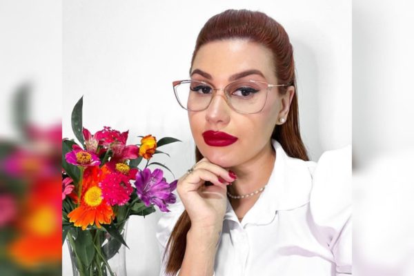 Sara Winter, ex-militante bolsonarista, em foto publicada no Instagram