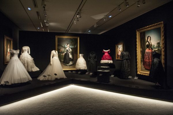 museu roupas balenciaga e quadros espanhois - metrópoles