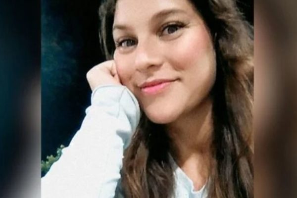 Imagem colorida de Íris Rocha, enfermeira grávida morta pelo ex