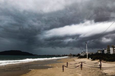 Imagem colorida de Ciclone em Santa Catarina