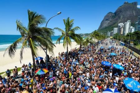 Imagem colorida de Bloco de Carnaval carrossel de emoções