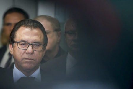 Ministro do Trabalho e Emprego, Luiz Marinho, fala com a imprensa após reunião com representantes de entidades trabalhistas e patronais - Metrópoles