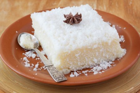 Bolo de coco com cocada