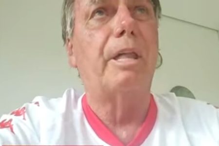 Imagem colorida mostra trecho de entrevista em que Bolsonaro se defende da acusação de que Abin é usada - Metrópoles