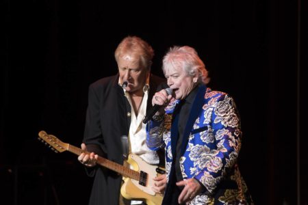 Montagem com fotos coloridas da dupla de Air Supply - Metrópoles