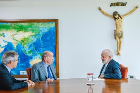 Foto colorida de Lula e Aloysio Nunes Ferreira - Metrópoles