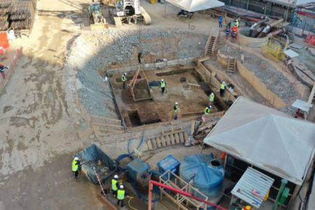 foto colorida do canteiro de obras da futura estação 14 Bis, da Linha 6-Laranja do Metrô, onde foram encontrados vestígios arqueológicos - Metrópoles