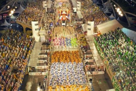 Imagem mostra sambódromo em São Paulo - Metrópoles
