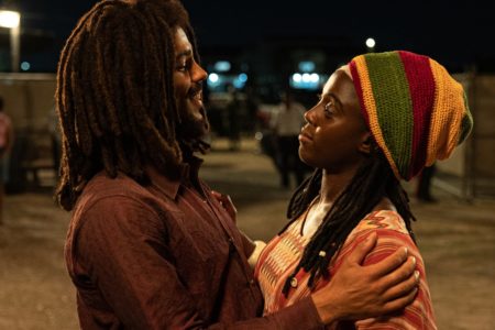 Kingsley Ben-Adir e Lashana Lynch como Bob e Rita Marley - Metrópoles