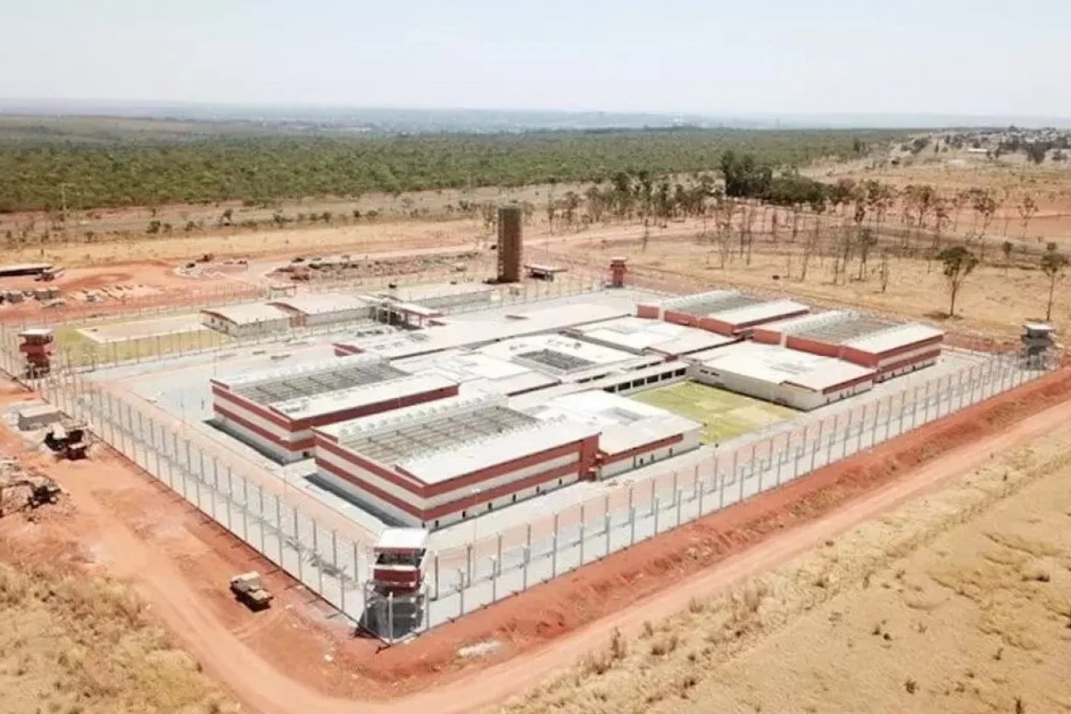 Imagem colorida mostra vista aérea da Penitenciária Federal de Mossoró (RN) interventor fuga - Metrópoles