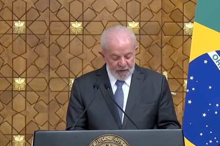 Lula discursa no Egito