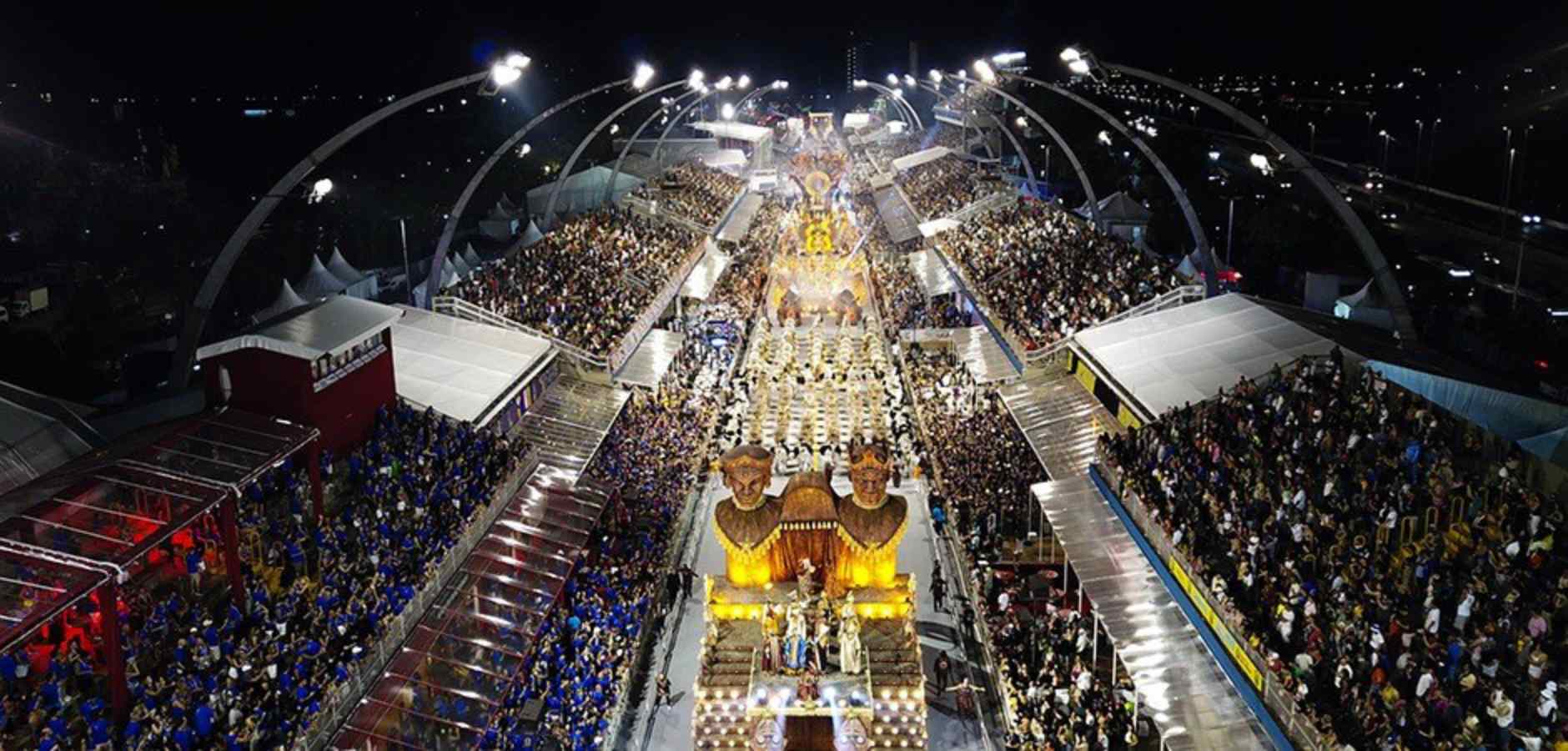 Foto colorida do Sambódromo do Anhembi no Carnaval deste ano - Metrópoles