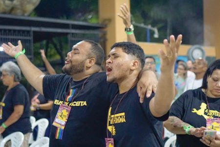 Retiro espiritual promovido por "igreja gay"