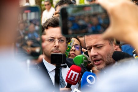 Foto colorida mostra advogados Fabio Wajngarten e Paulo Bueno, que representam o ex-presidente Jair Bolsonaro - Metrópoles