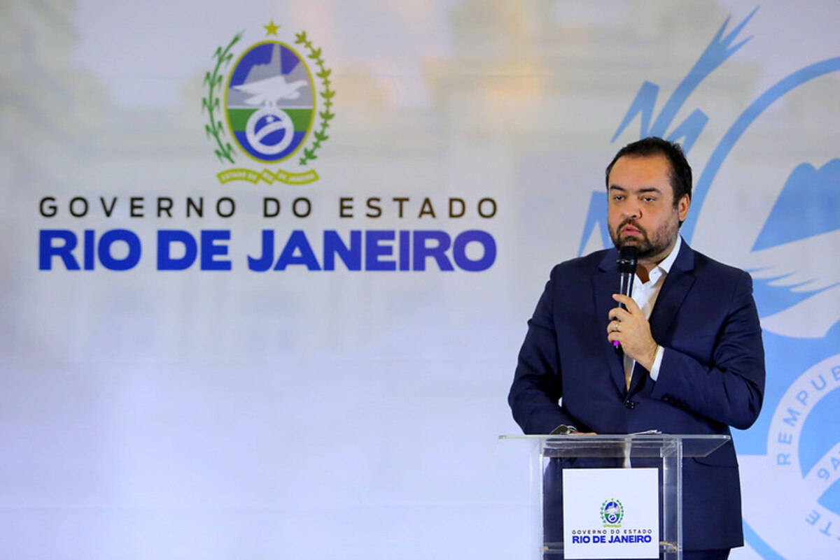 Imagem colorida do governador do Rio de Janeiro, Cáudio Castro - Metrópoles