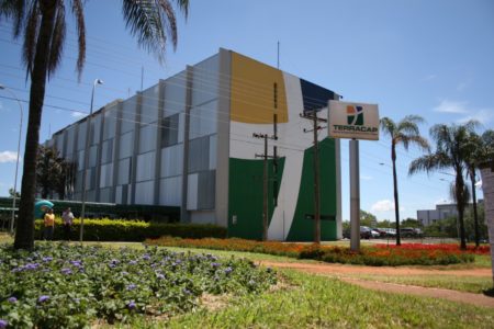 Fotografia colorida da fachada do prédio da Terracap-Metrópoles