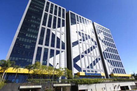 Foto colorida do prédio do Banco do Brasil - Metrópoles