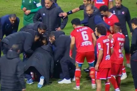 Jogador é atendido após parada cardiaca