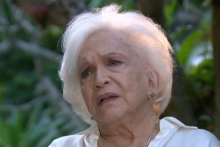 Foto colorida de Nathalia Timberg - Metrópoles
