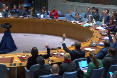 Imagem colorida de sessão para votar cessar-fogo na Faixa de Gaza - Metrópoles