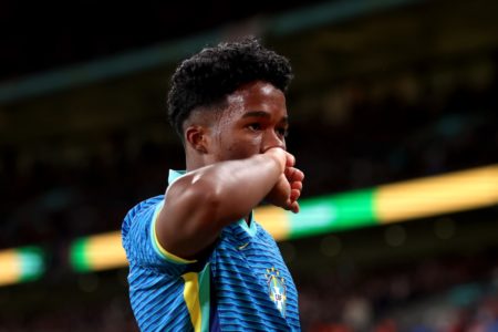 Endrick comemora seu primeiro gol pelo Brasil - Metrópoles