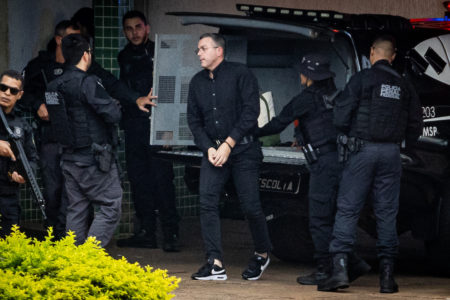 O delegado da PCRJ Rivaldo Barbosa chega para exame de corpo de delito. Suspeitos de mandar matar a vereadora Marielle Franco chegam ao IML da PCDF. Operação da Polícia Federal prendeu, na manhã deste domingo (24/3), três suspeitos de mandar matar Marielle Franco. A Operação Murder Inc. apura os assassinatos da vereadora e do motorista Anderson Gomes e a tentativa de homicídio da assessora Fernanda Chaves