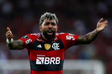 Gabigol reclamando - Metrópoles
