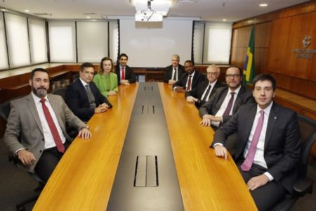 imagem colorida com diretoria do Banco Central em reunião do Copom - Metrópoles